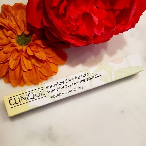 CLINIQUE Superfine Liner for Brows in 01 Soft Blonde - Picture 5 of 8